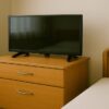 老人ホームのテレビ持ち込みサイズ選び方｜施設別制限と安全対策